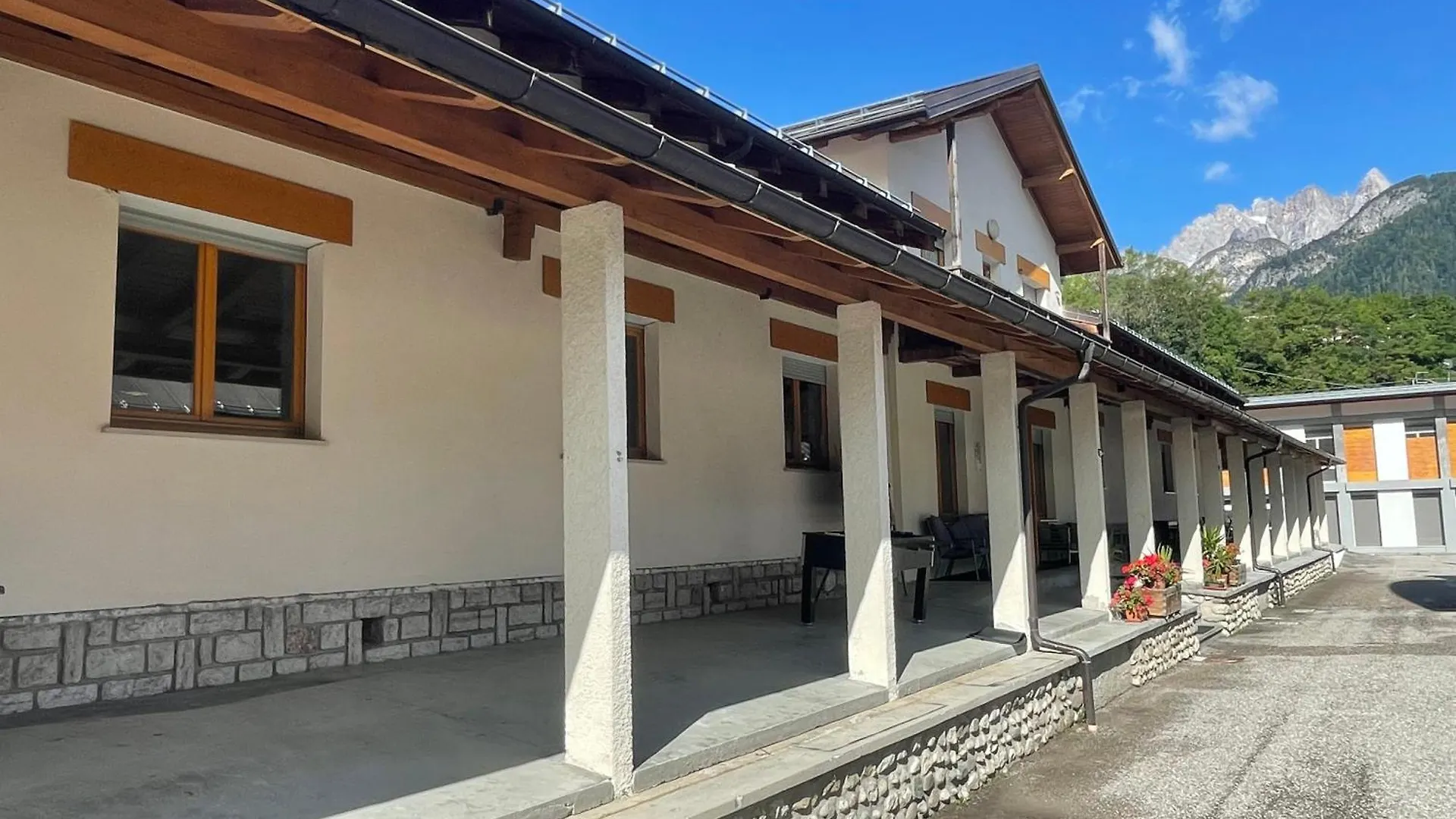 Lunga Via Delle Dolomiti Hotel Calalzo di Cadore Guest house